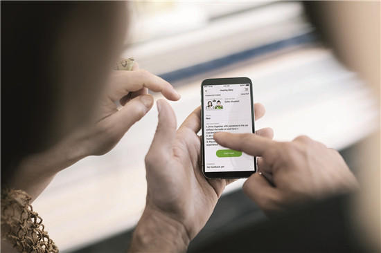 聽障人士的福音|峰力奧笛·天朗助聽器讓耳朵“聲”臨其境