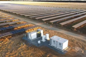 550MW，美國國土局批準(zhǔn)在沙漠光伏電站安裝發(fā)電側(cè)儲(chǔ)能系統(tǒng)