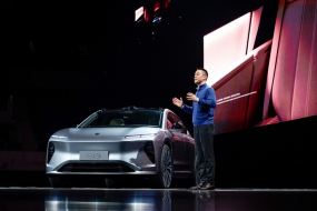 搭載首顆5納米自研智駕芯片，蔚來ET9閃亮登場