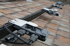 微逆價(jià)格戰硝煙漸濃，Enphase、德業(yè)、昱能近身“三國殺”